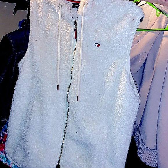 Size small Tommy Hilfiger wool vest - Picture 1 of 5